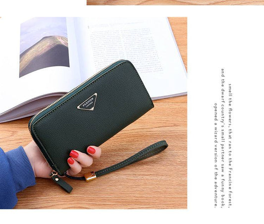 Casual single pull ladies wallet in green PU leather with lychee pattern and zipper buckle closure