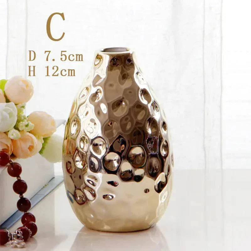 Nordic ceramic small flower vase with hammered metallic finish, 12cm height and 7.5cm diameter